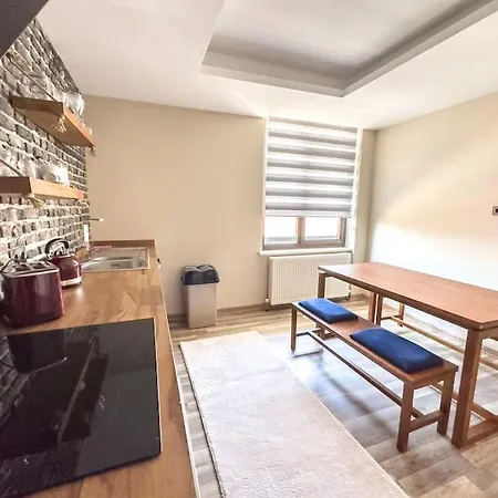 110-peaceful Apartment